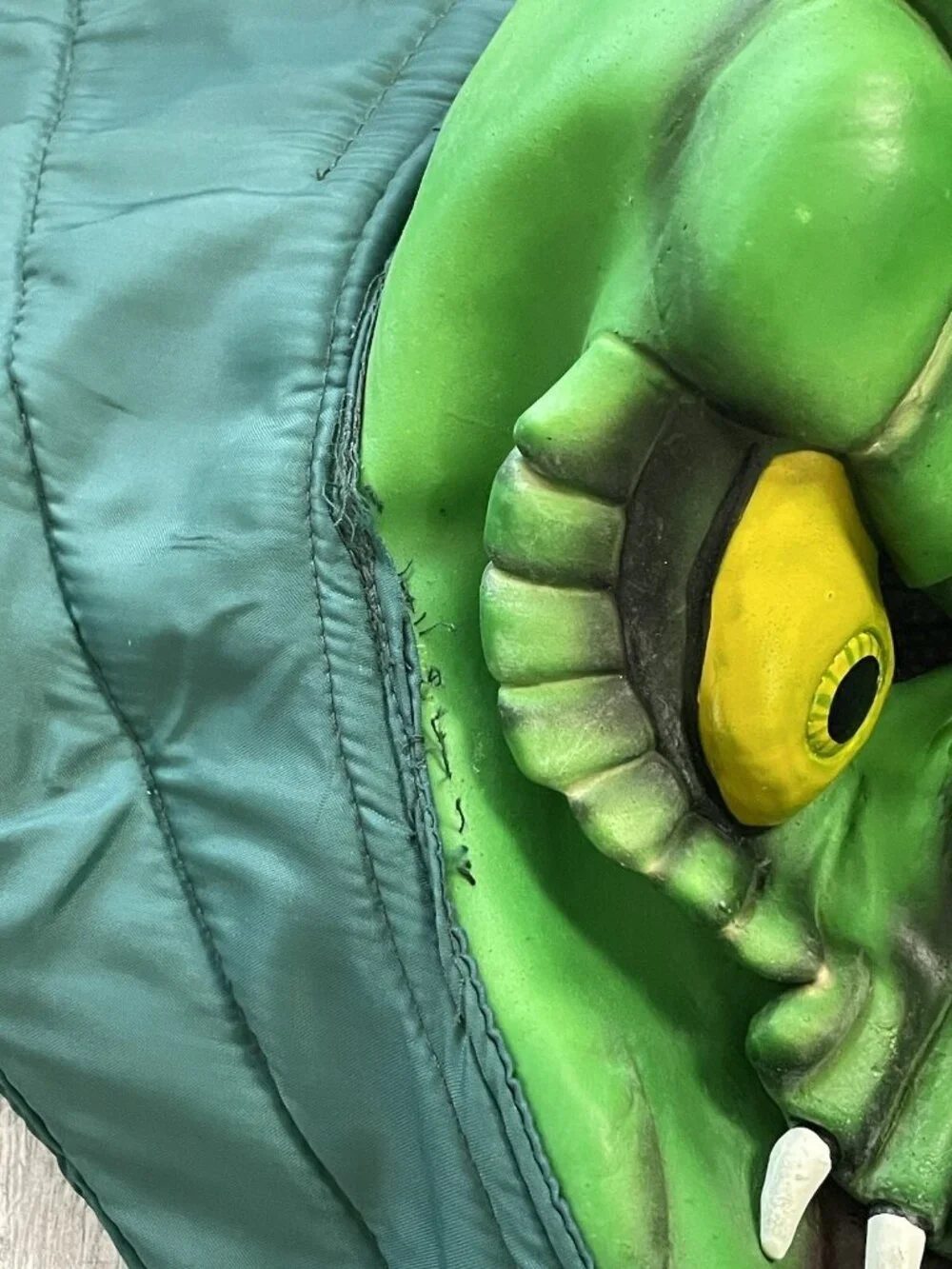 Rubie’s Green Fang Monster Collar Latex Mask Adult Halloween Horror Rare Vintage